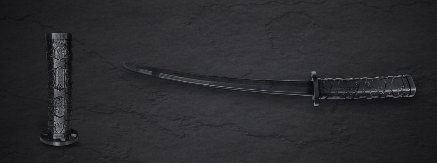 Left: the collapsed Fukutsu standing on its guard. An arrow points right to the same katana fully extended.